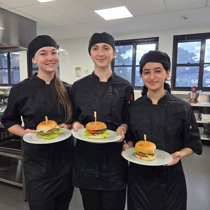 851986860269258_1498012832333321-1