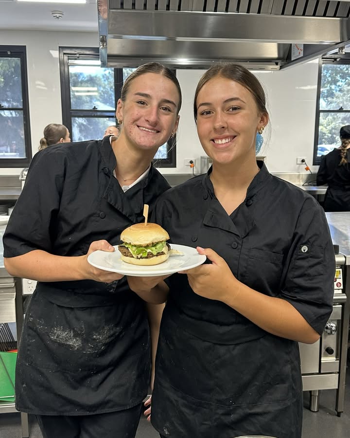 851986860269258_1500816215386316-1