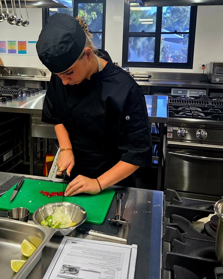 851986860269258_1502695821865022-1