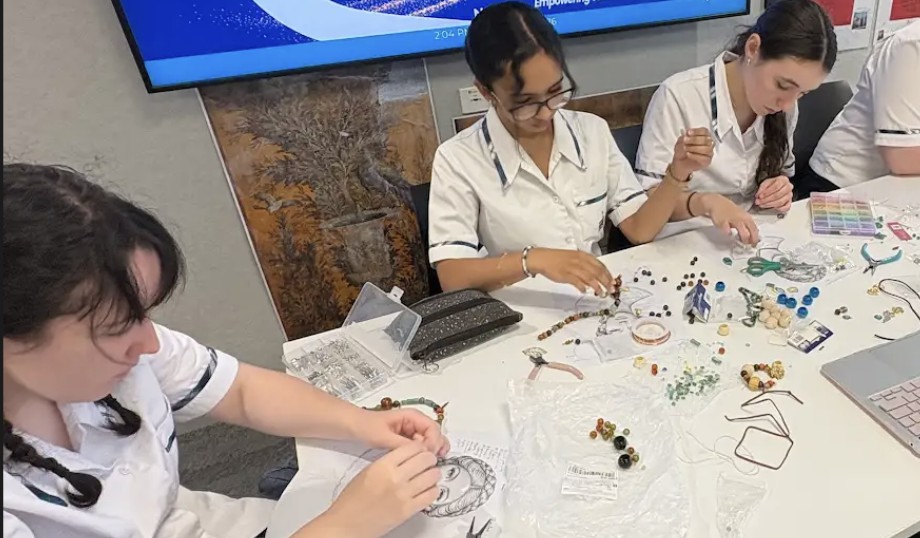 851986860269258_1504610478340223-1